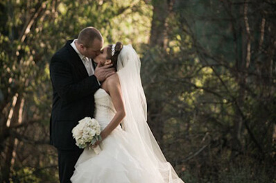 B&G kissing in woods Rochelle & Jeff Vetrius-Coles Nov.2010